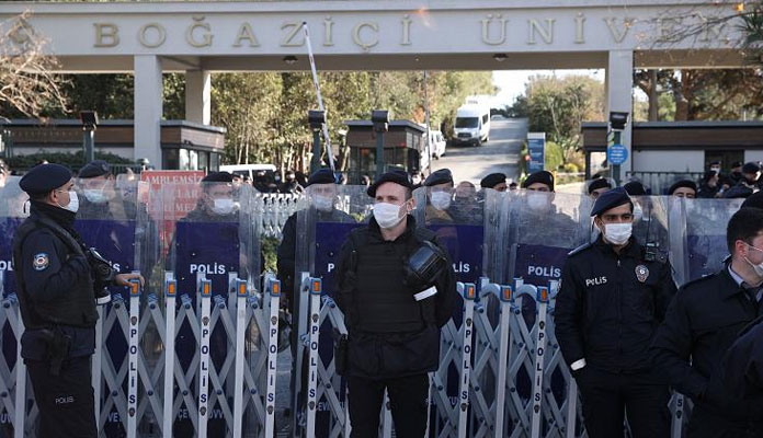 Boğaziçi Üniversitesi'ndeki 'kayyum rektör' protestolarına ilişkin 14 kişi daha gözaltına alındı