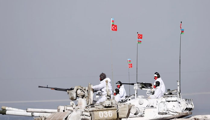 Karabağ zaferi kahramanları Mehmetçik ile tatbikat yapmanın gururunu yaşıyor