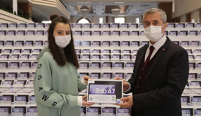50 bin öğrenciyi tabletle buluşturan belediye örnek oldu