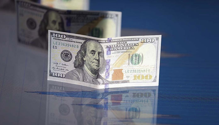 Dolar 6 ayın ardından ilk kez 7 liranın altına geriledi