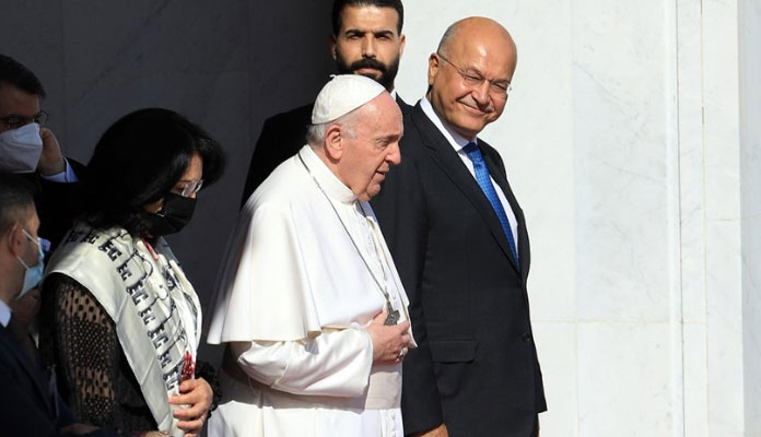 Irak’taki temaslarını bitiren Papa ülkesine döndü