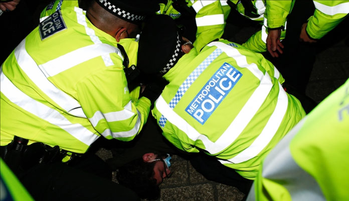 Londra'da 'Sarah Everard protestosu'nda en az iki kişi gözaltına alındı
