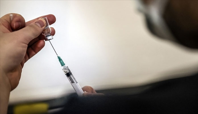 ABD'li ilaç firması Pfizer, Kovid-19 aşısında üçüncü doza ihtiyaç duyulabileceğini açıkladı