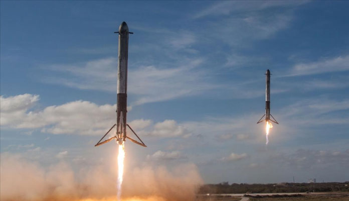 SpaceX'e ait roketin parçası Washington eyaletinde tarlaya düştü