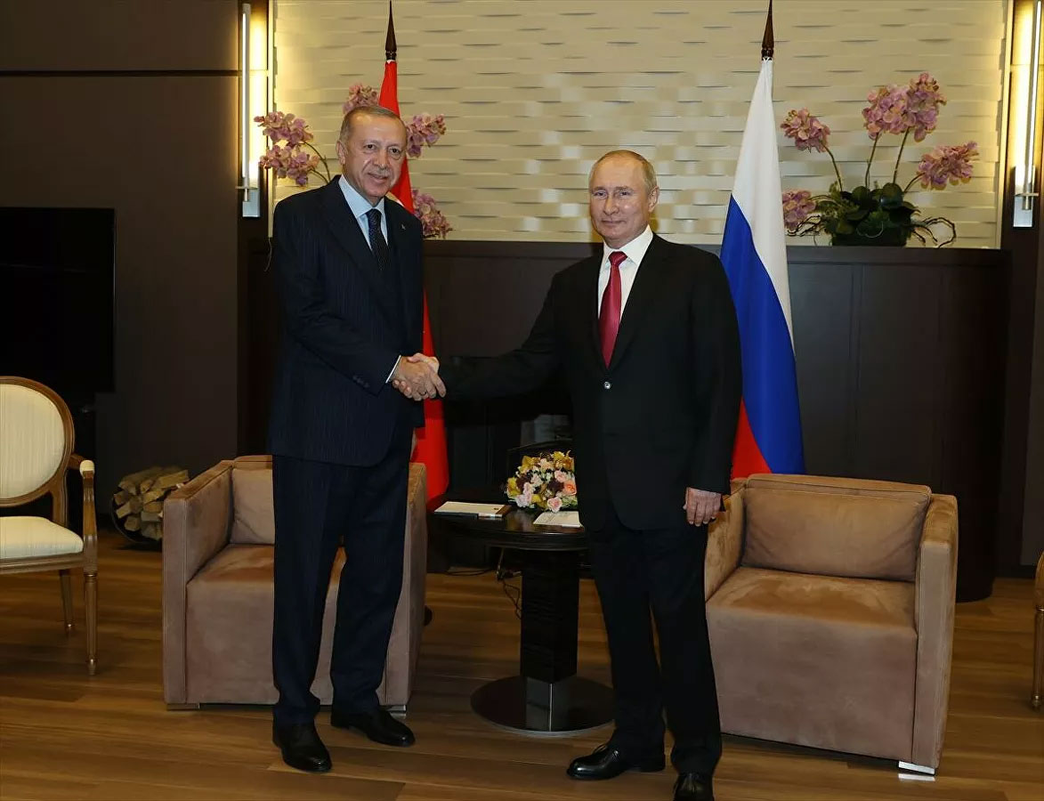 Lavrov: Putin ve Erdoğan, Türkiye'nin Donbass'ta arabulucu olma önerisini konuşabilir