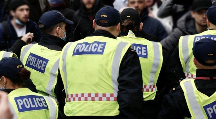 İngiltere'de göçmen işlem merkezine patlayıcılarla saldıran kişi intihar etti