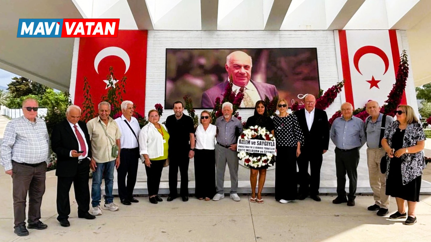 Avustralya’da yaşayan Kıbrıslı Türkler, Lefkoşa’daki anıtlara çelenk bıraktı