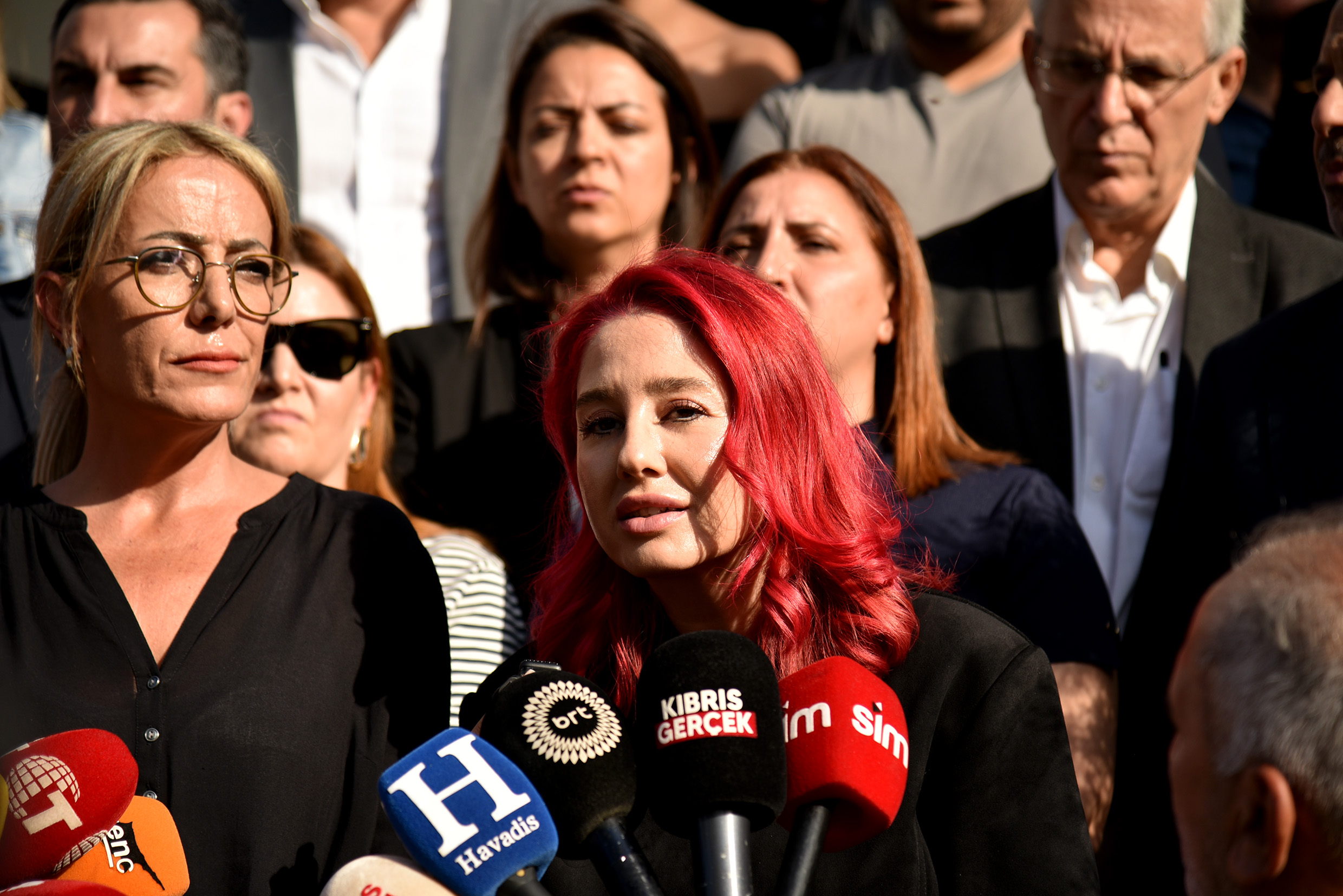Basın örgütleri Lefkoşa Polis Müdürlüğü önünde açıklama yaptı… “Gazetecilik suç değildir”