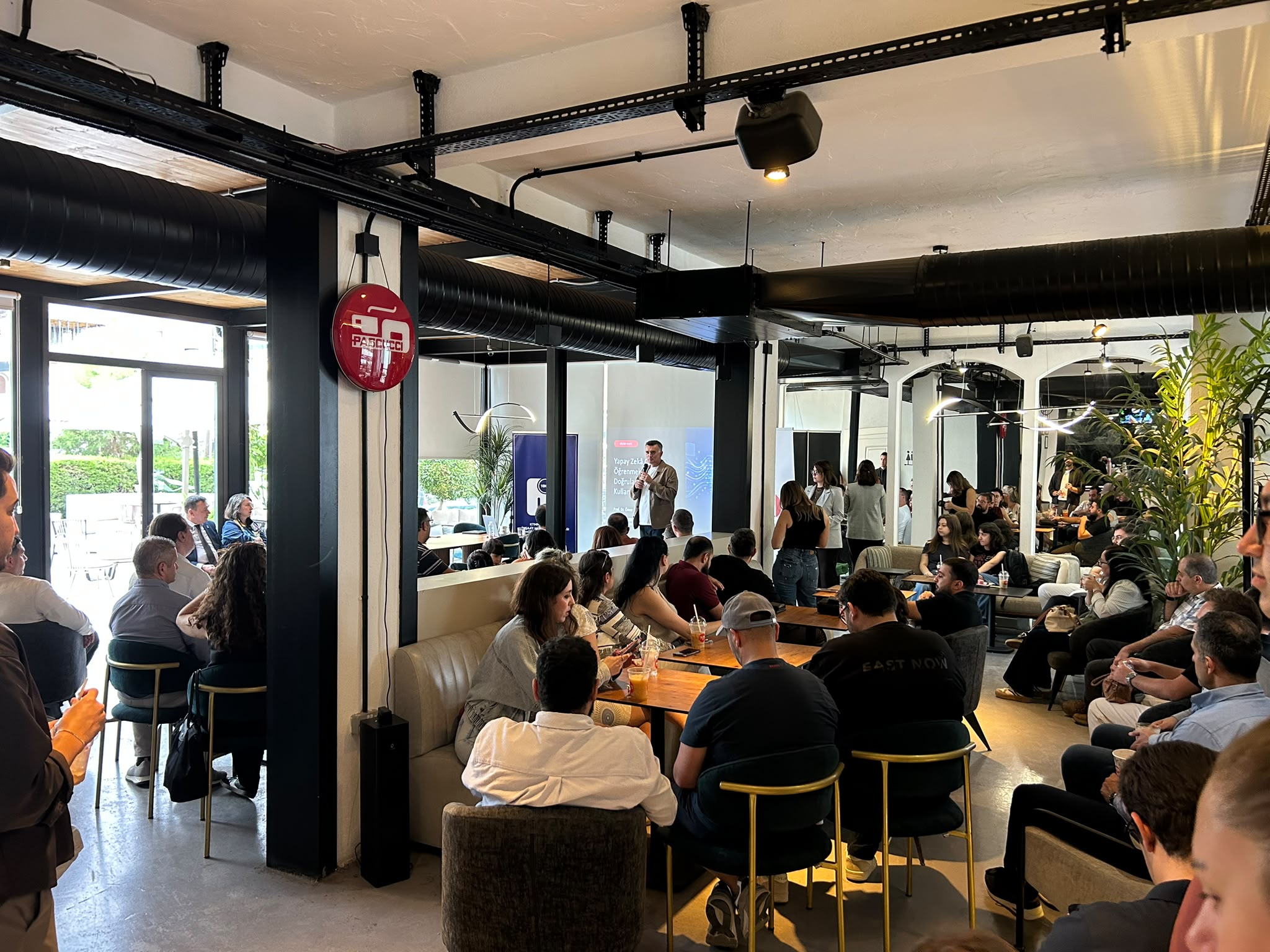 Bilim Kafe'de yapay zeka konuşuldu