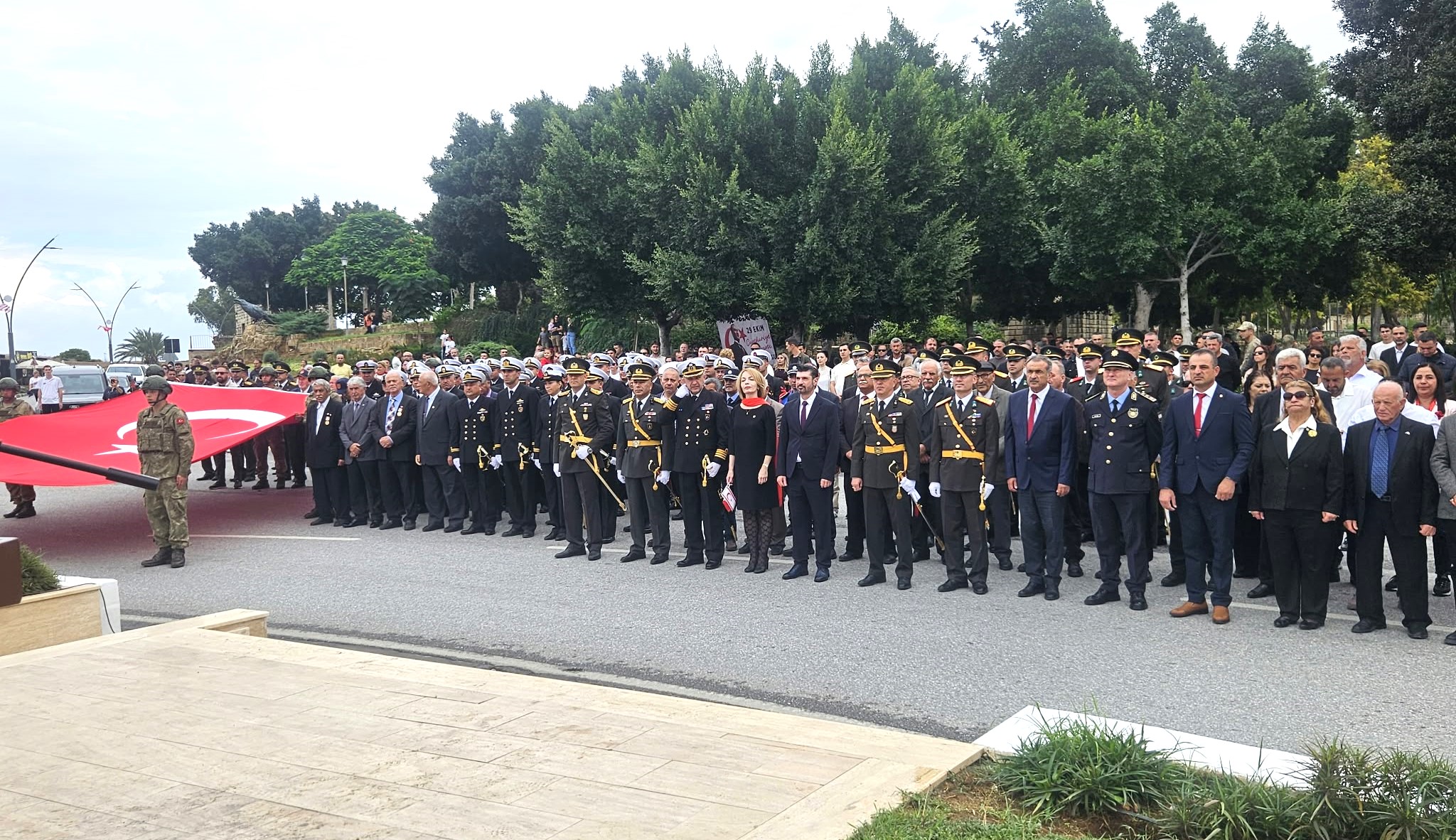 Cumhuriyet Bayramı ilçelerde törenlerle kutlandı