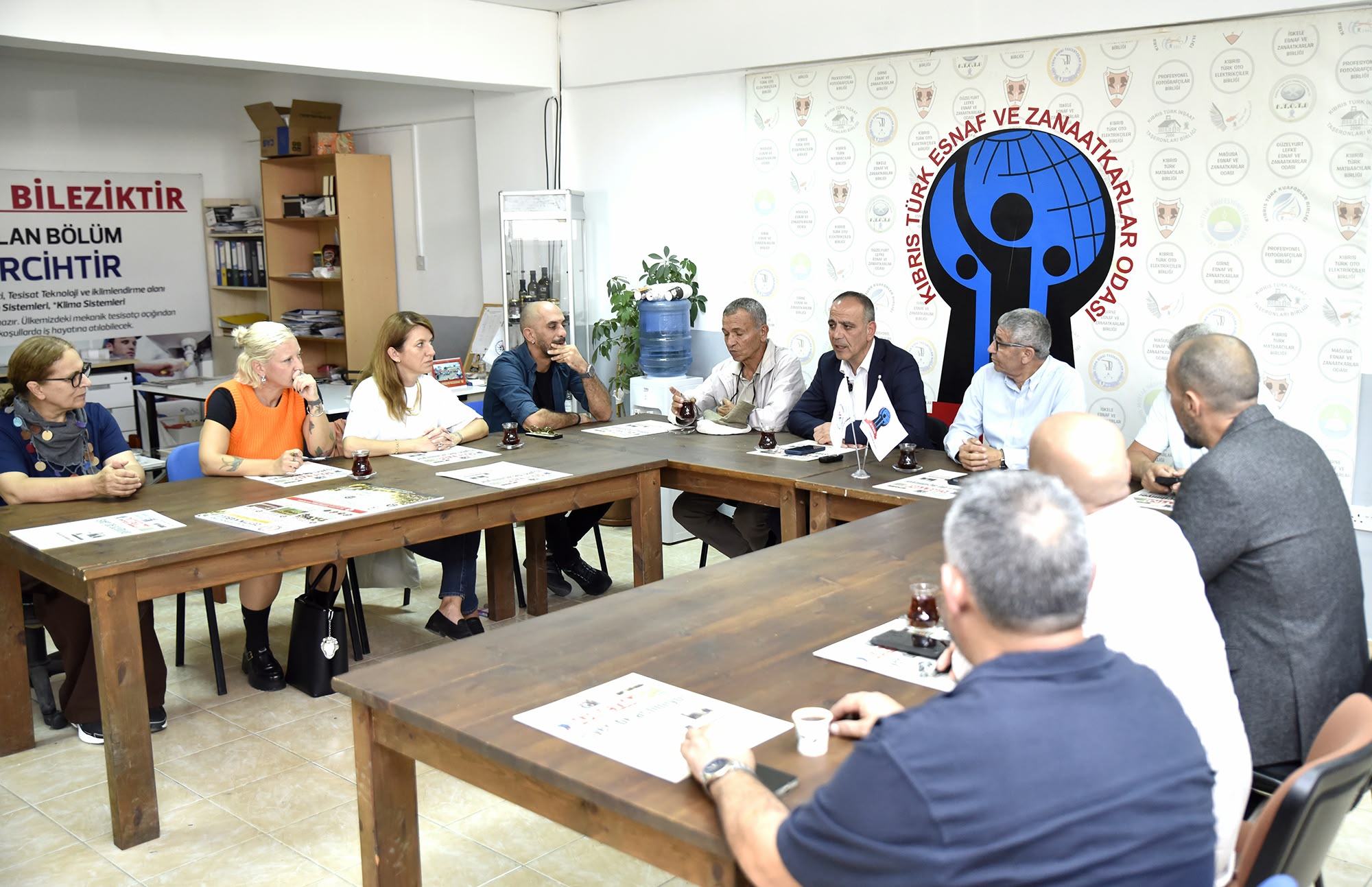 Harmancı, esnaf ve ticaret odalarını ziyaret etti