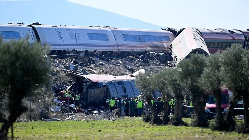 İspanya'da hızlı tren kazası: Ölü sayısı 68'e yükseldi