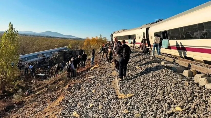 İspanya'da hızlı tren kazası: Ölü sayısı 68'e yükseldi