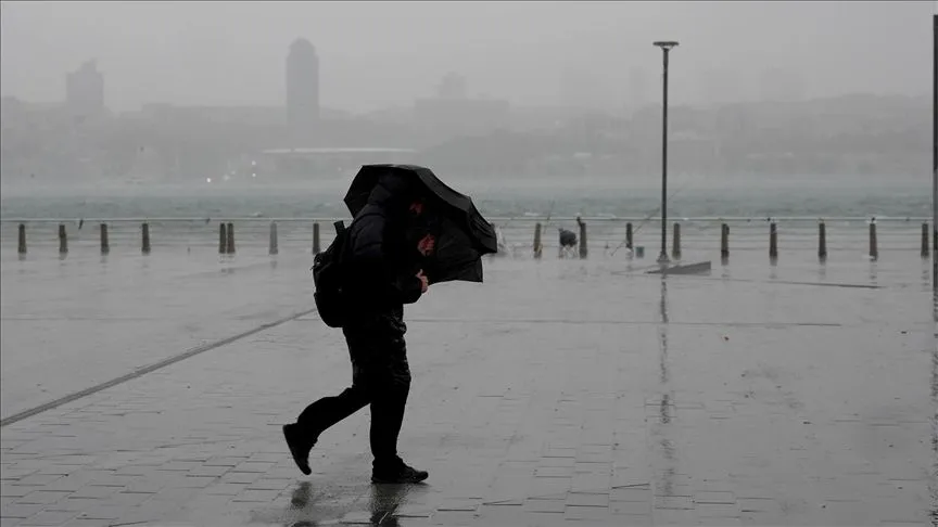 İstanbul için kuvvetli yağış ve fırtına uyarısı
