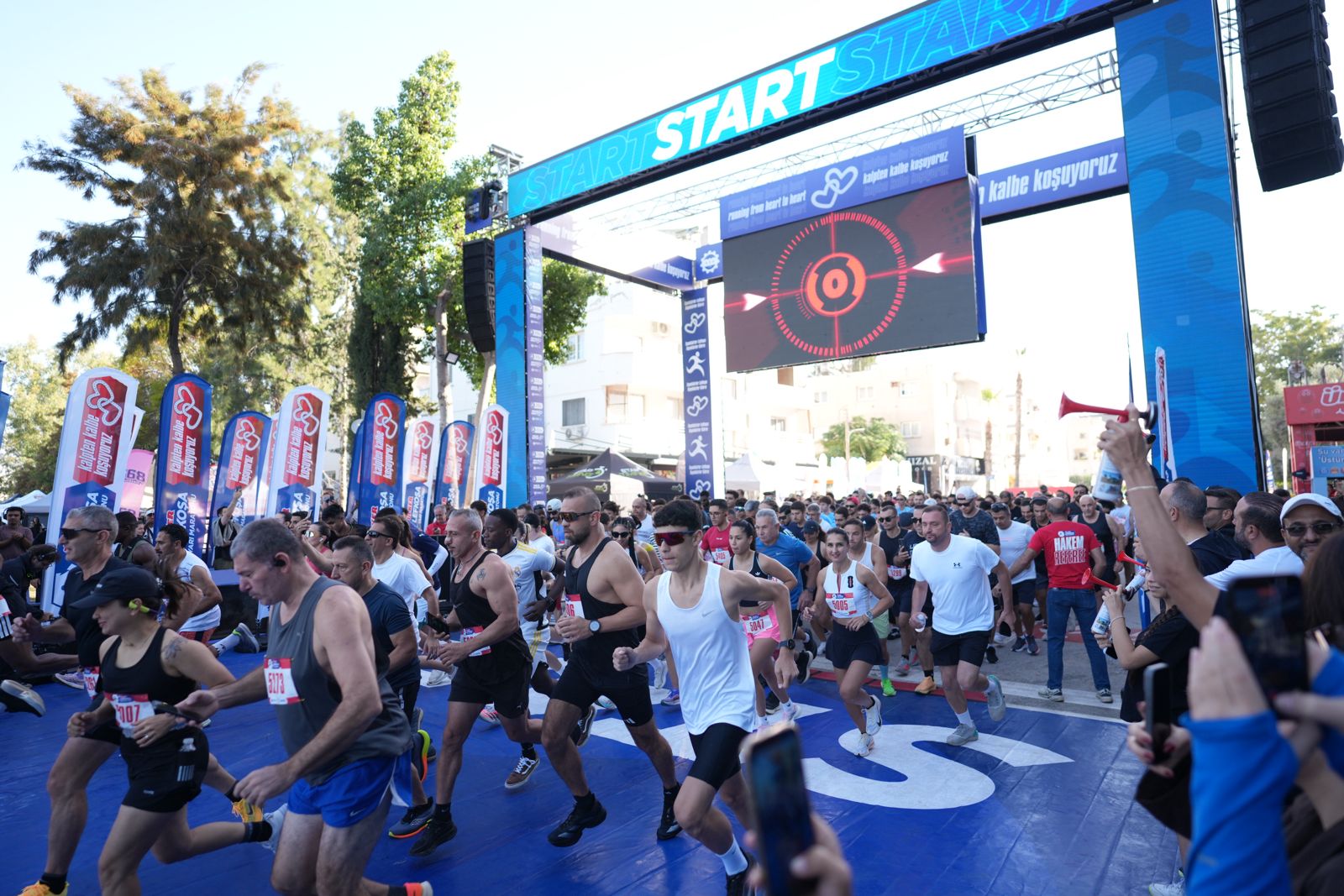 Lefkoşa Maratonu'nda 4 kilometrelik Halk Koşusu başladı
