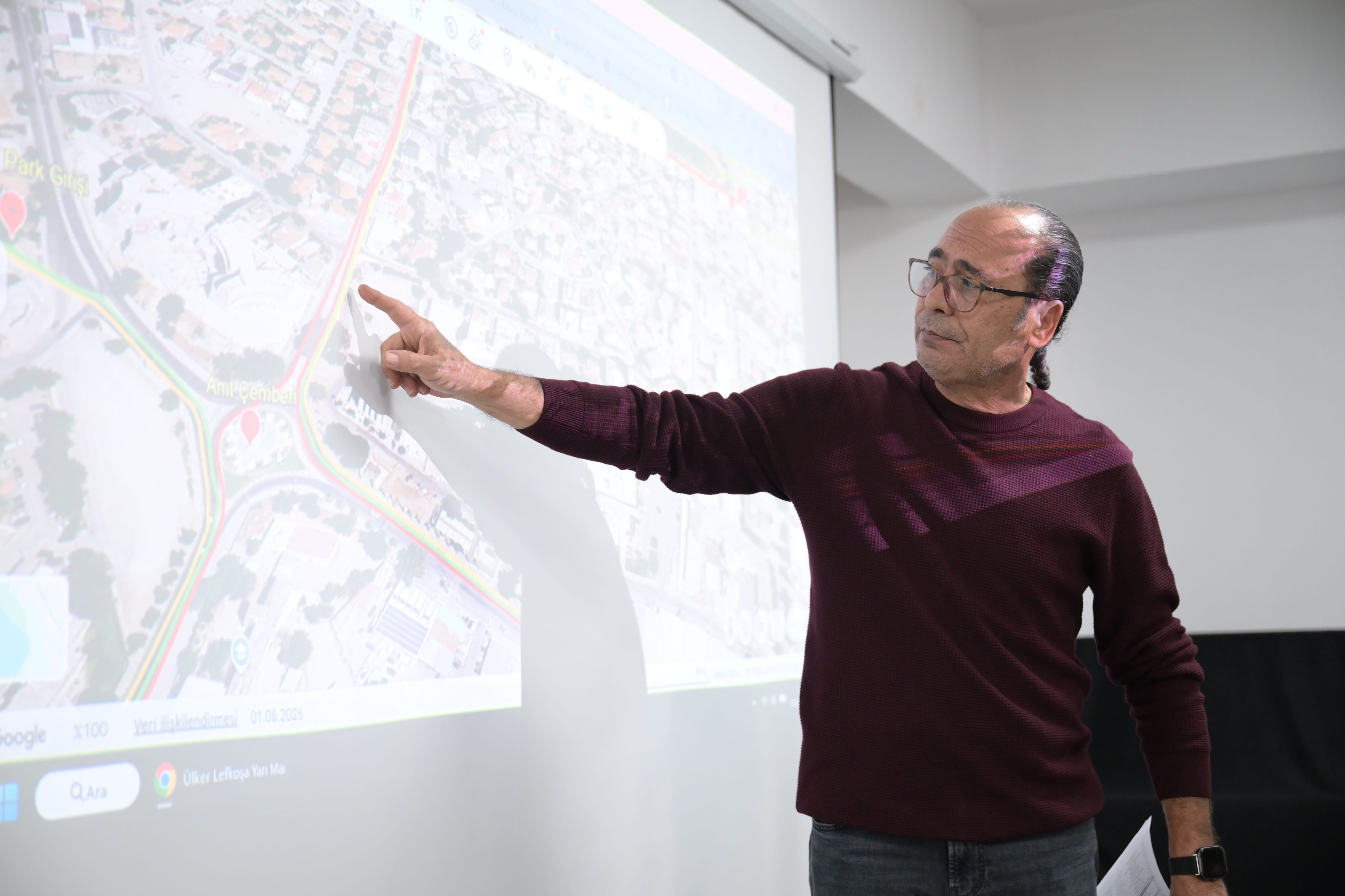 Lefkoşa Maratonu'nda görevli olacak öğrencilere eğitim verildi