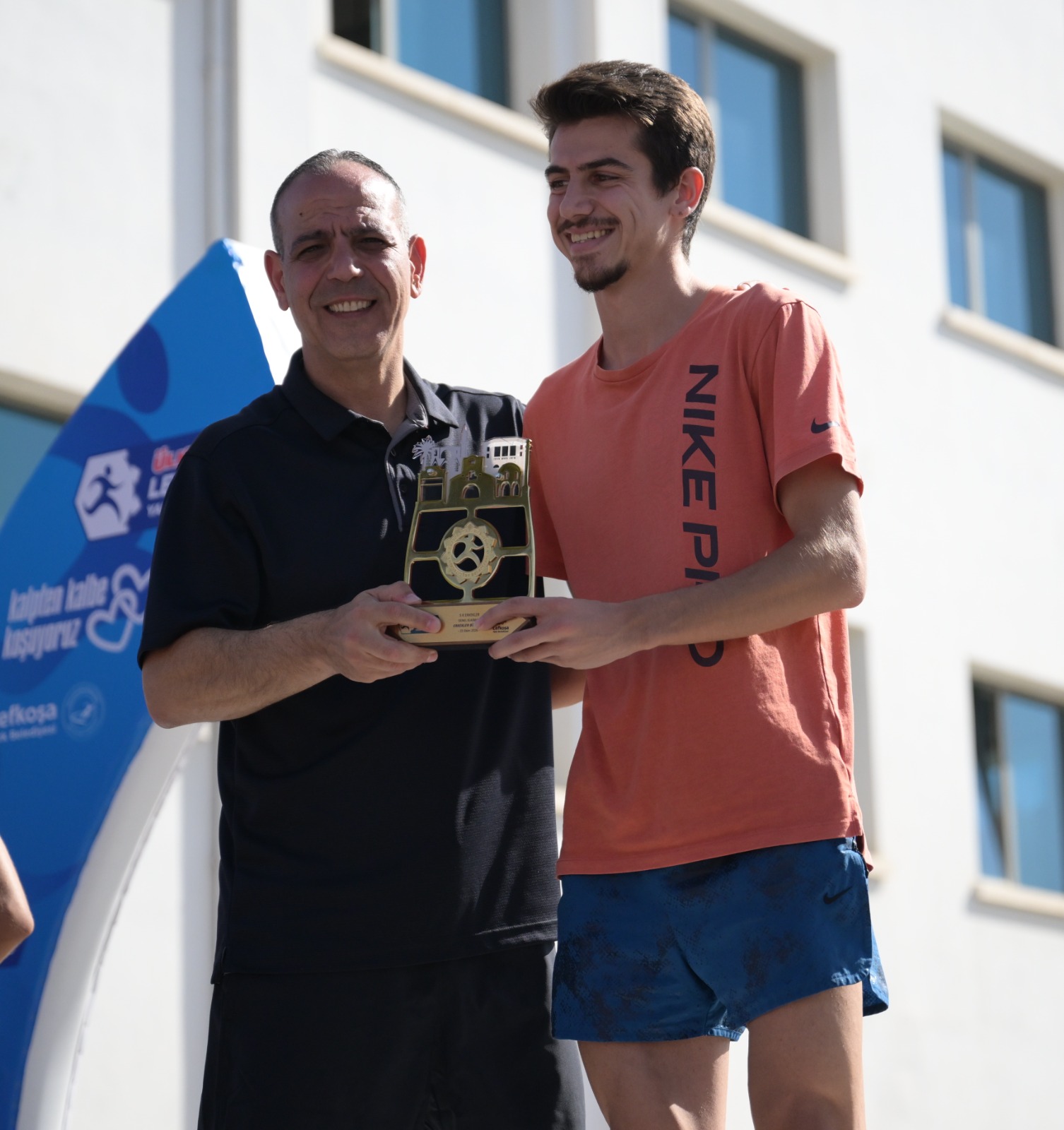 Lefkoşa Maratonunda dereceye girenlere ödülleri verildi