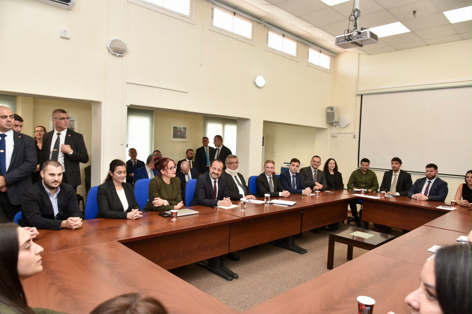 Liderler, iki toplumlu komitelerin temsilcileriyle bir araya geldi