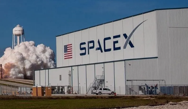 SpaceX, yaklaşık 40 milyar dolarlık çip finansmanı için anlaşmaya vardı