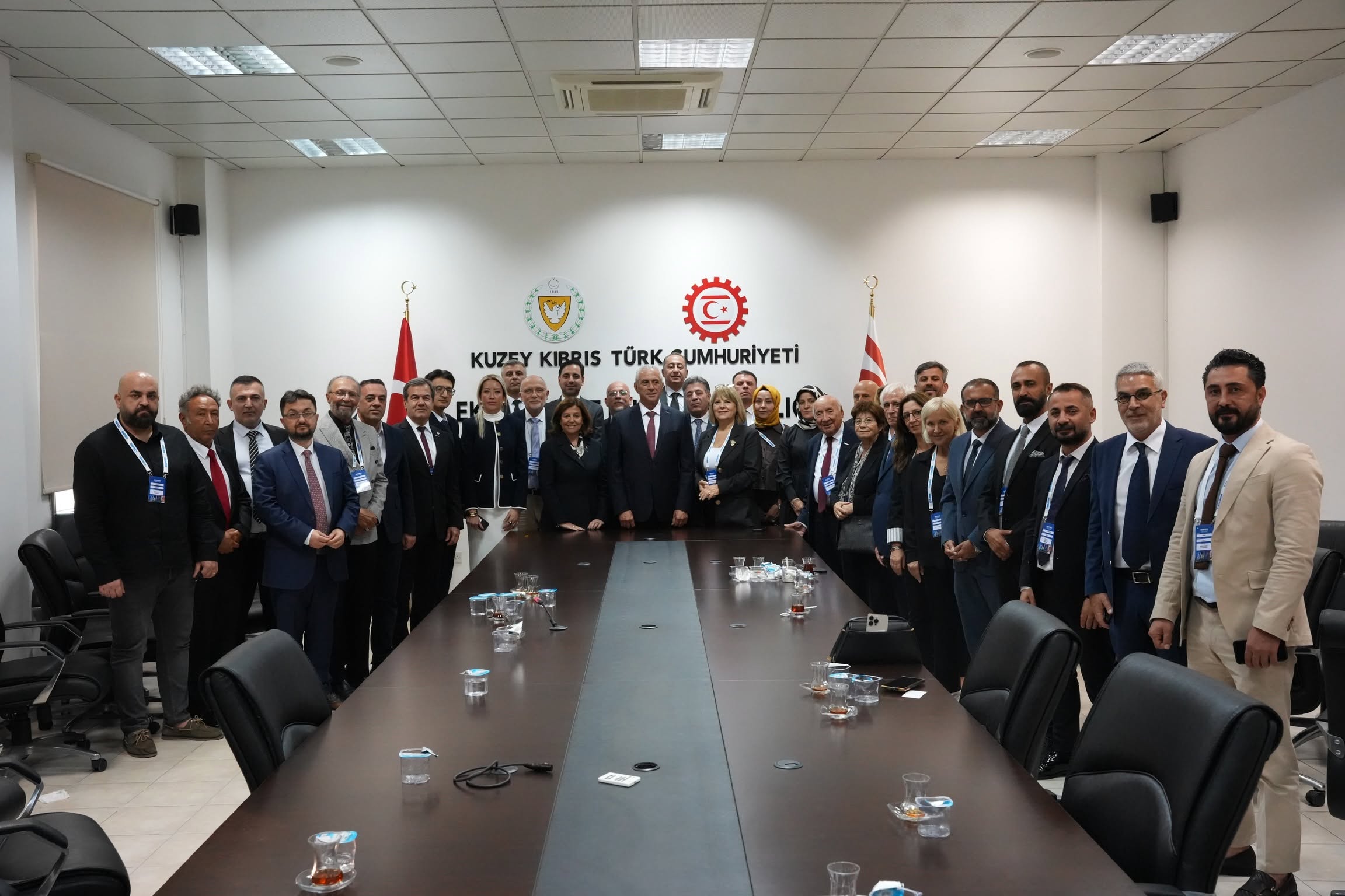 Taçoy, İstanbul Sanayici ve İş İnsanları Dernekleri Federasyonu heyetini kabul etti