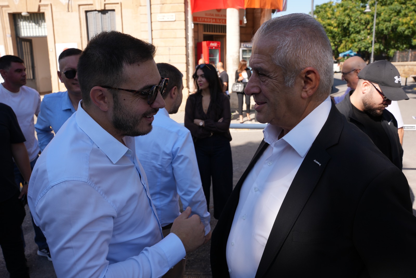 Taçoy, LTB adayı Aktuç'la Surlariçi'ni ziyaret etti