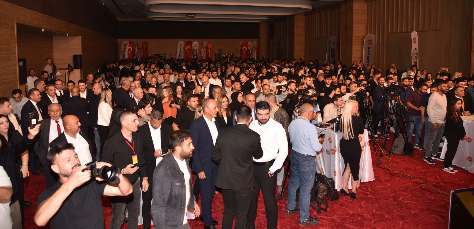 Üstel, yeni dönemde gençlere yönelik 10 maddelik destek paketini açıkladı…