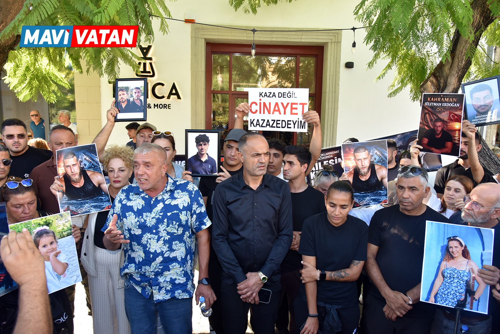 Yakınlarını kaybeden aileler Girne Mahkemesi önünden seslendi: “Müebbet istiyoruz”